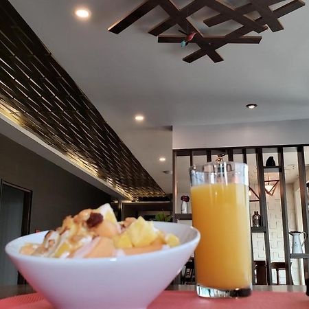 Terrass Hotel Zamora ซาโมรา เด อิดาลโก ภายนอก รูปภาพ