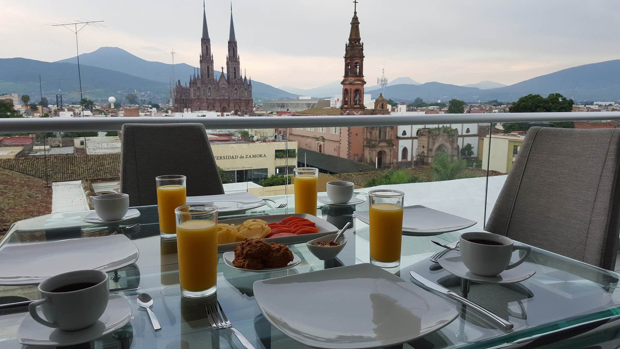 Terrass Hotel Zamora ซาโมรา เด อิดาลโก ภายนอก รูปภาพ