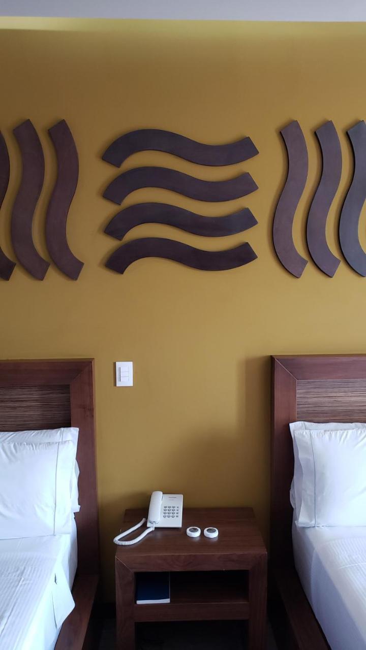 Terrass Hotel Zamora ซาโมรา เด อิดาลโก ภายนอก รูปภาพ